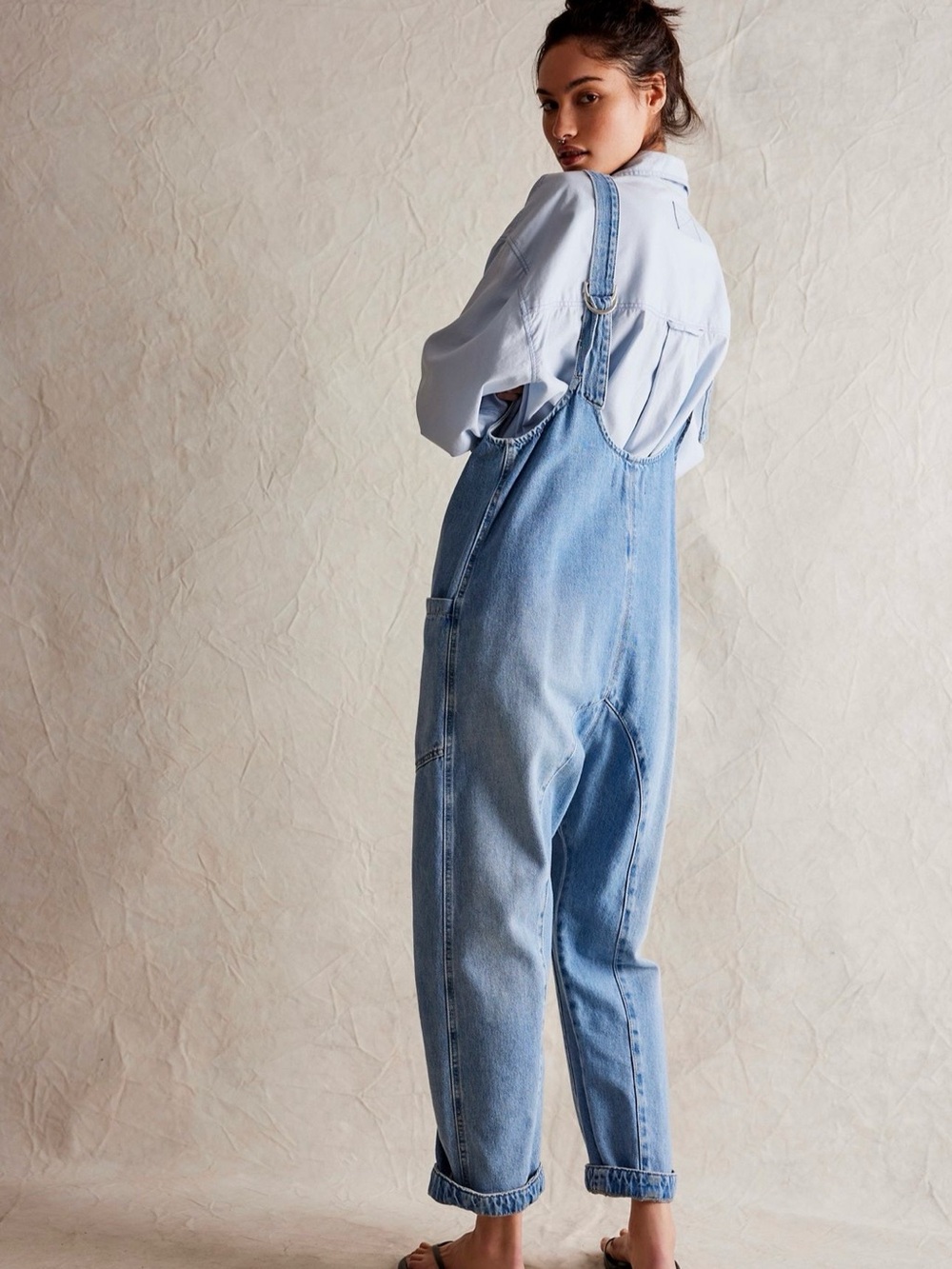 Free People High Roller Jumpsuit/ Overalls light blue denim SZ L NWT - Picture 4 of 9
